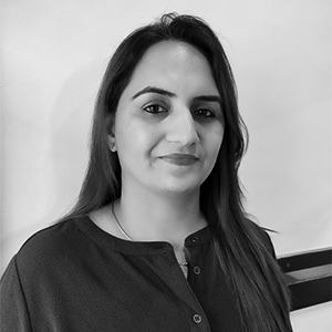  Taniya Thadani 